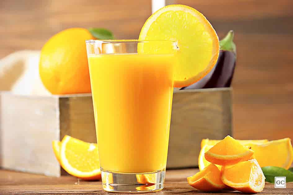 Suco de laranja com berinjela faz mal à saúde