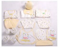 Como lavar roupas de bebê amareladas